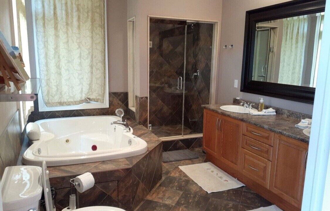 Photo of Bathroom in Niagara Falls