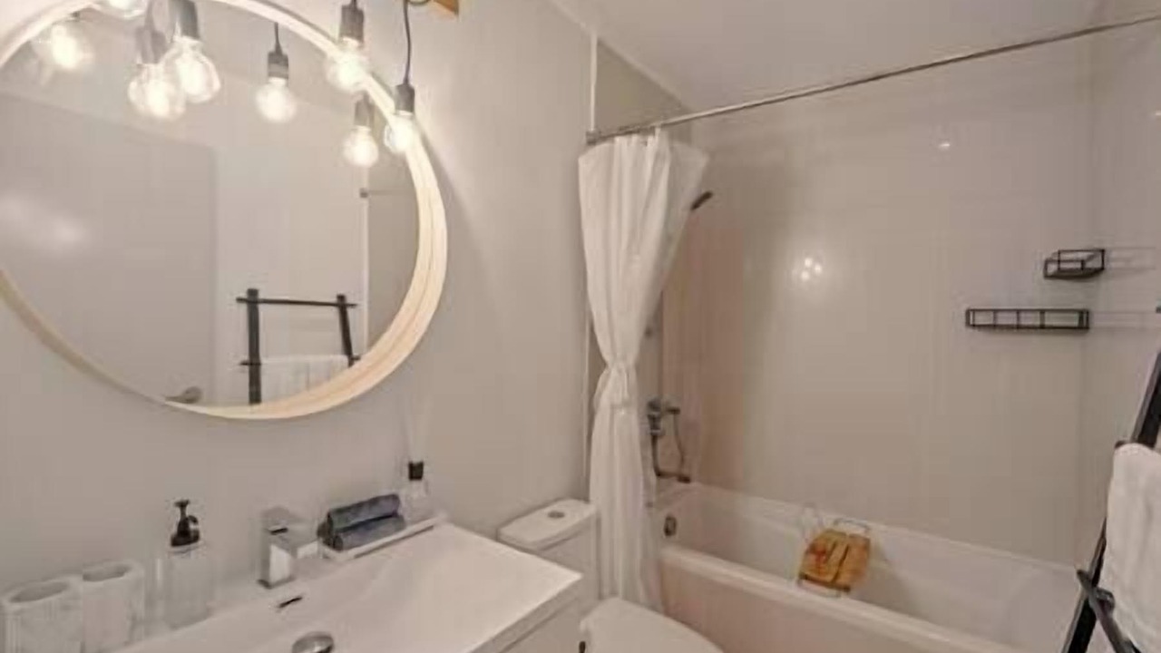 Photo of Bathroom in Connaught