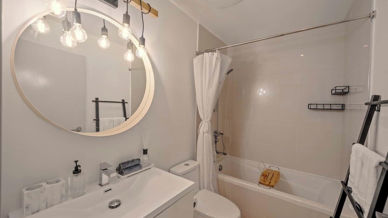 Photo of Bathroom in Connaught