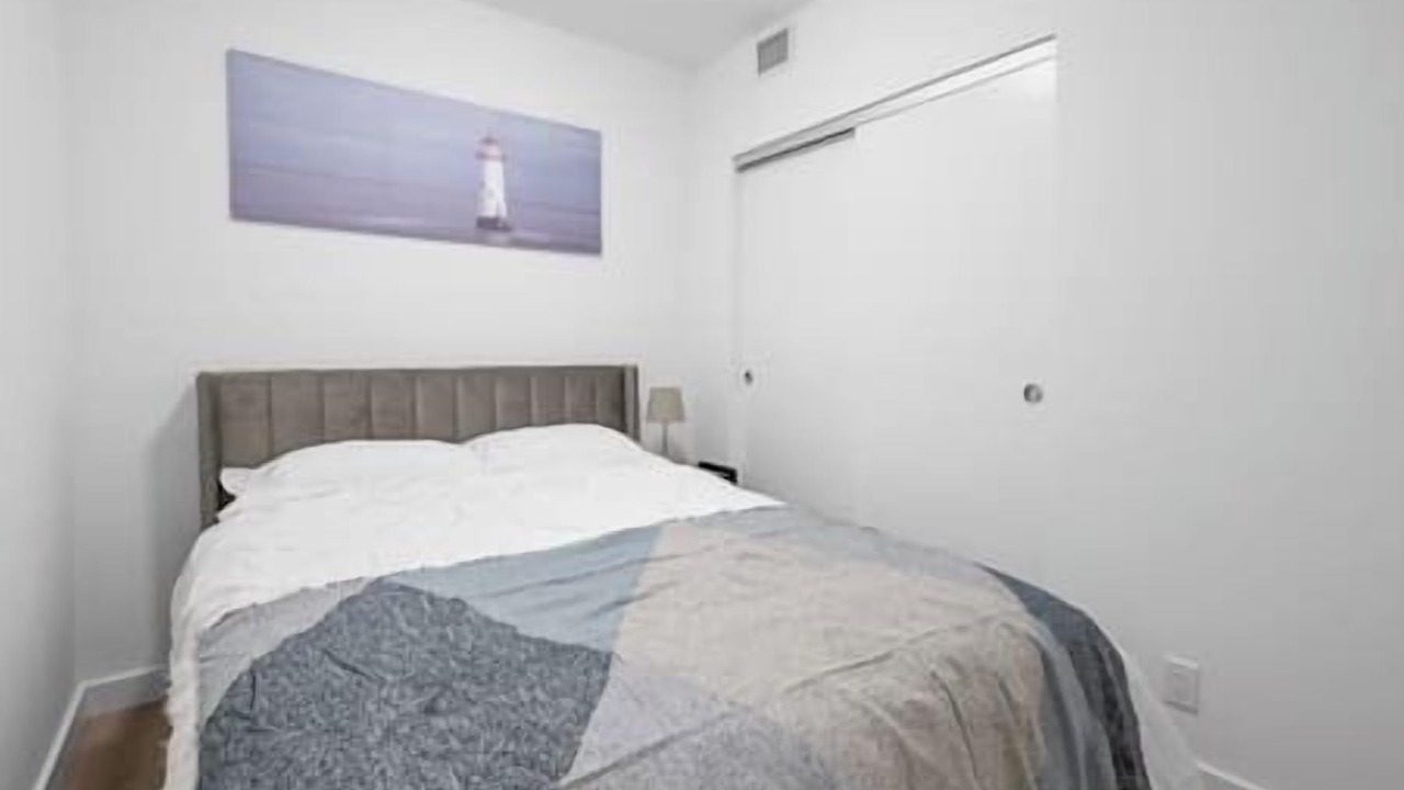 Photo of Bedroom in Crescent Heights