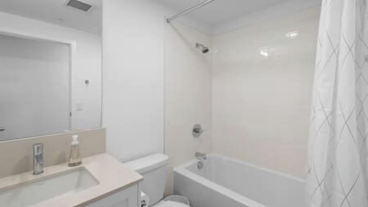 Photo of Bathroom in Crescent Heights