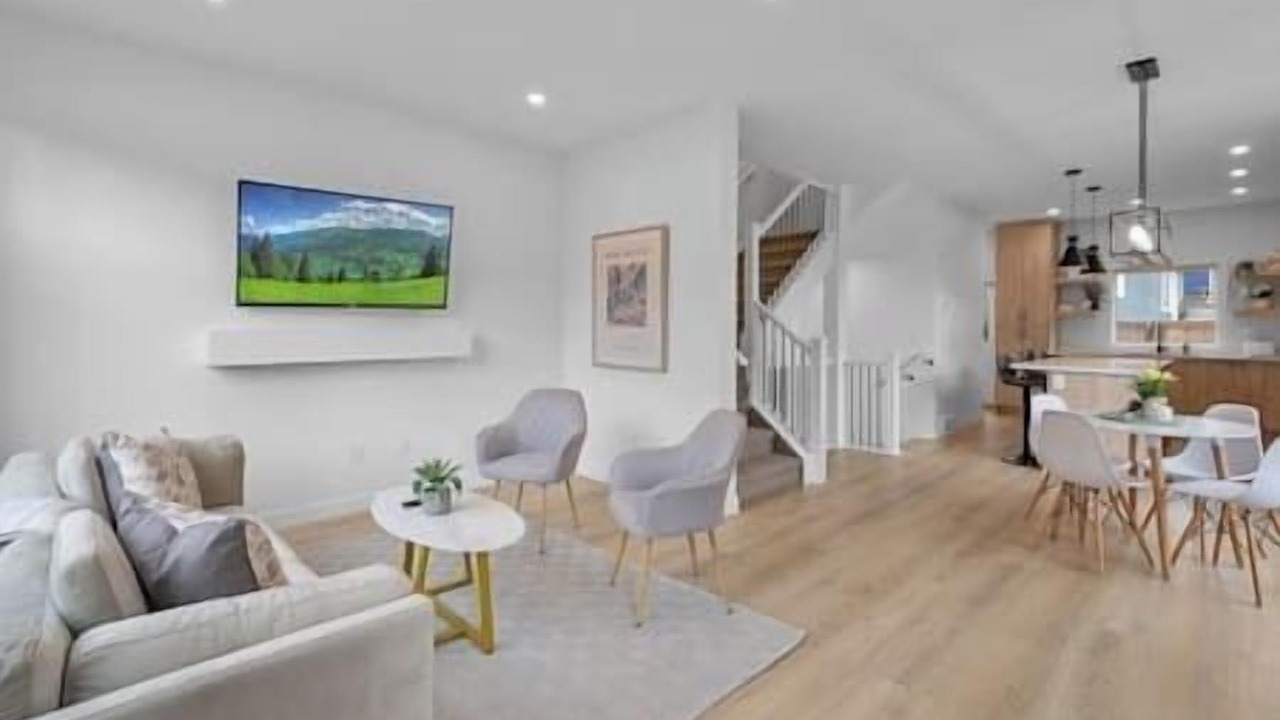 Photo of Livingroom in Southwest Calgary