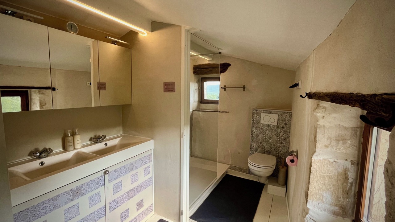Photo of Bathroom in Labastide-de-Virac
