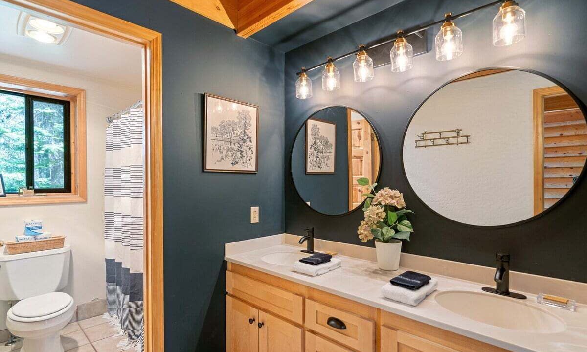 Photo of Bathroom in Leavenworth