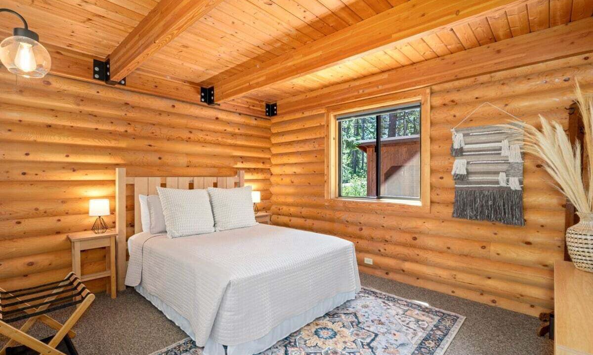 Photo of Bedroom in Leavenworth