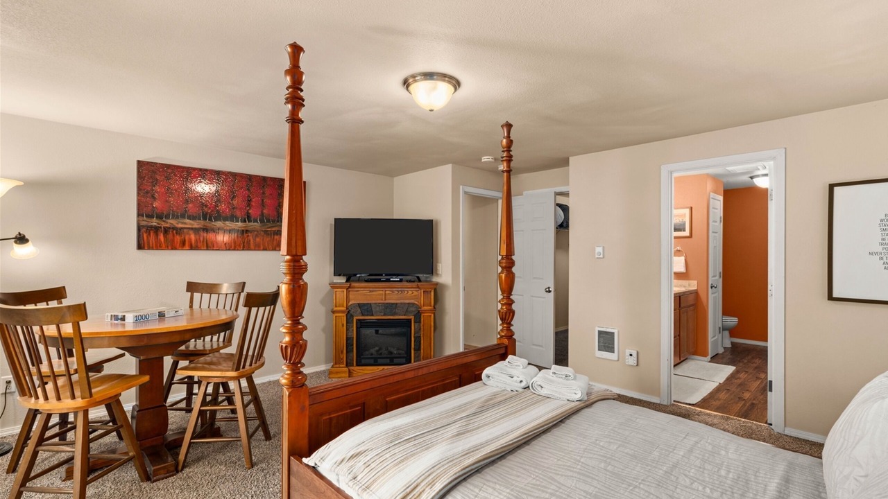 Photo of Bedroom in Leavenworth