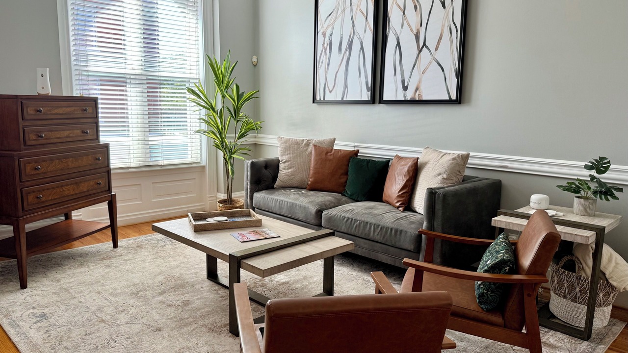 Photo of Livingroom in Near Southside