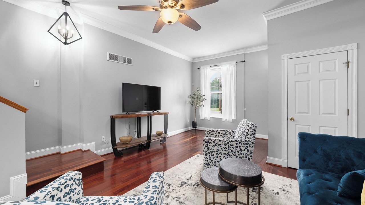 Photo of Livingroom in Near Southside