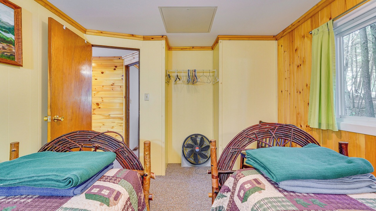 Photo of Bedroom in Inlet