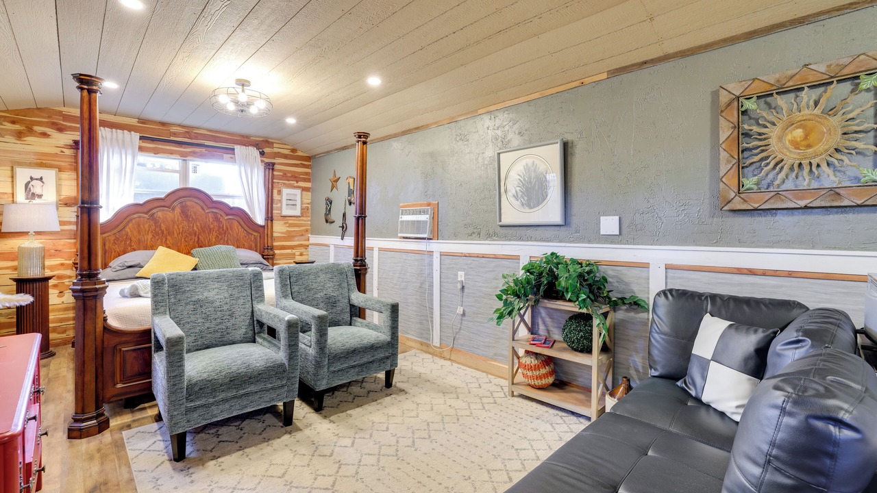 Photo of Bedroom in Grove