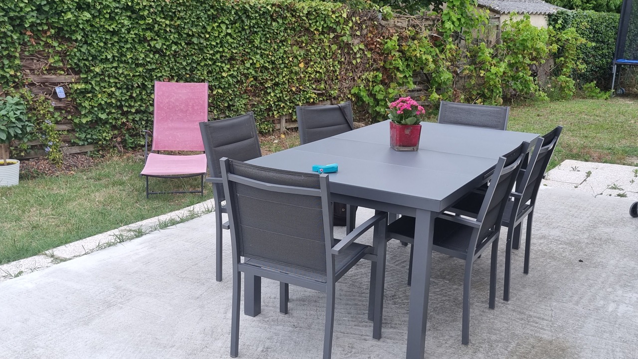 Photo of Outdoor in Carbon-Blanc