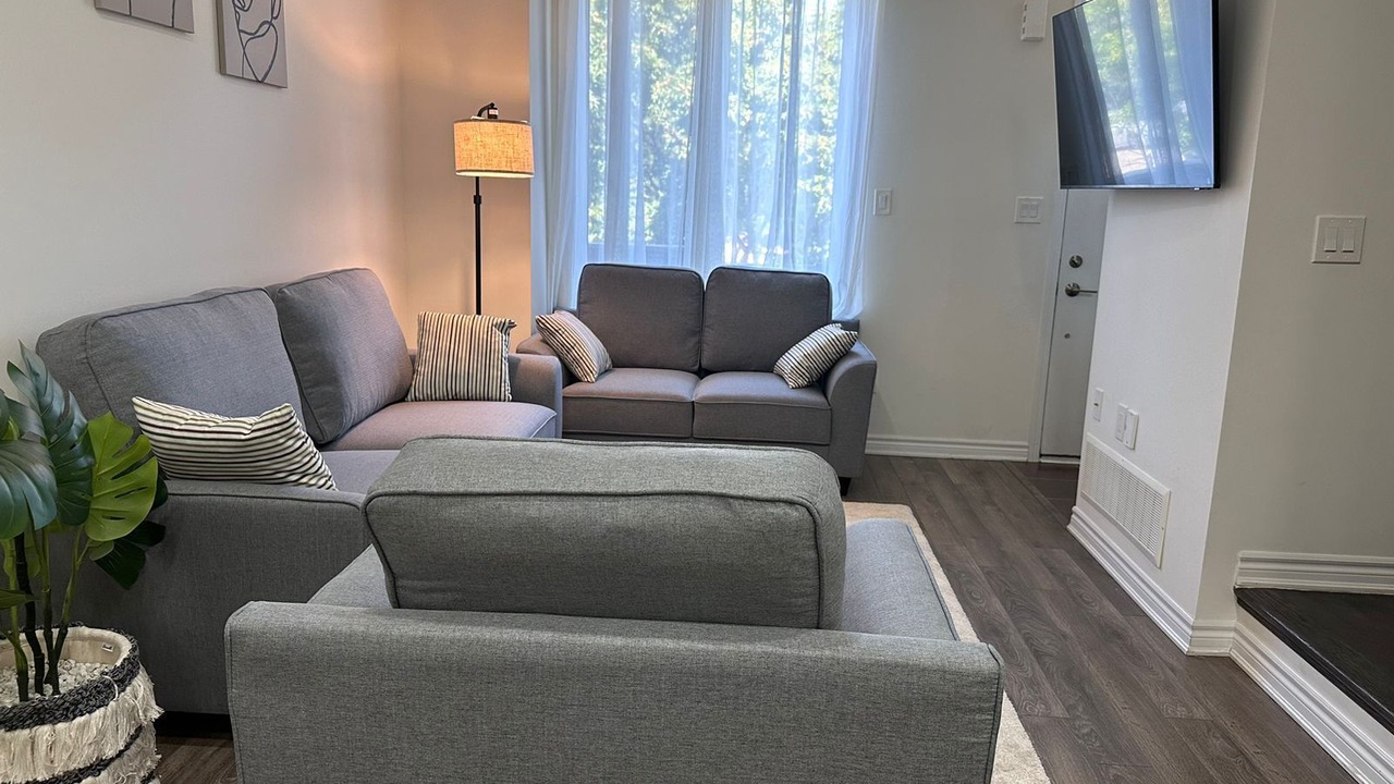 Photo of Livingroom in West Hill