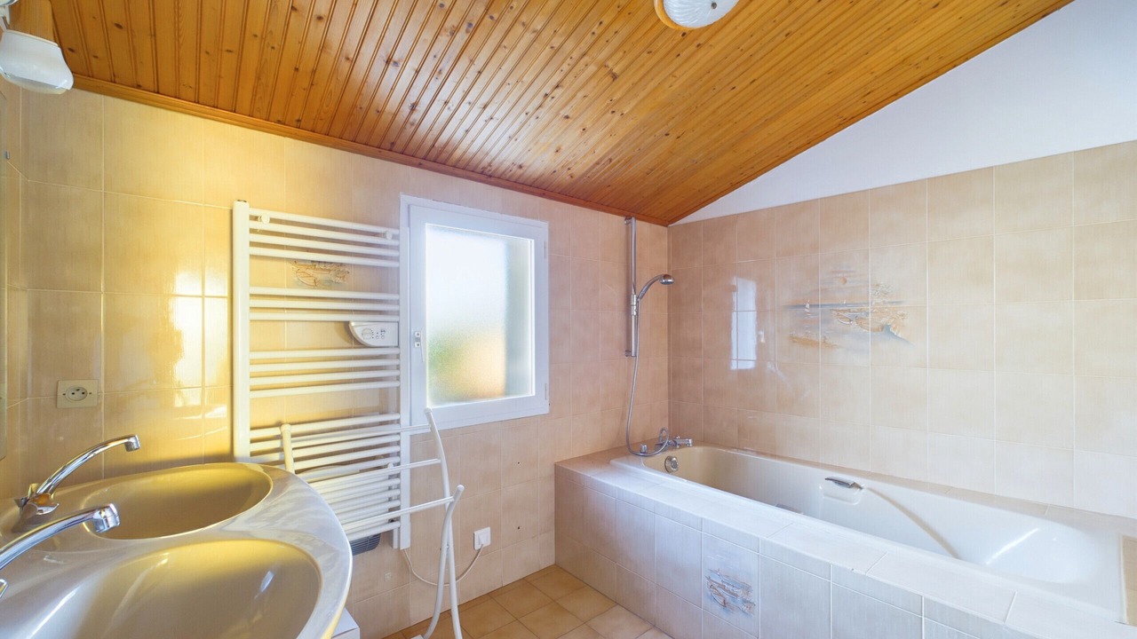 Photo of Bathroom in Brem Sur Mer