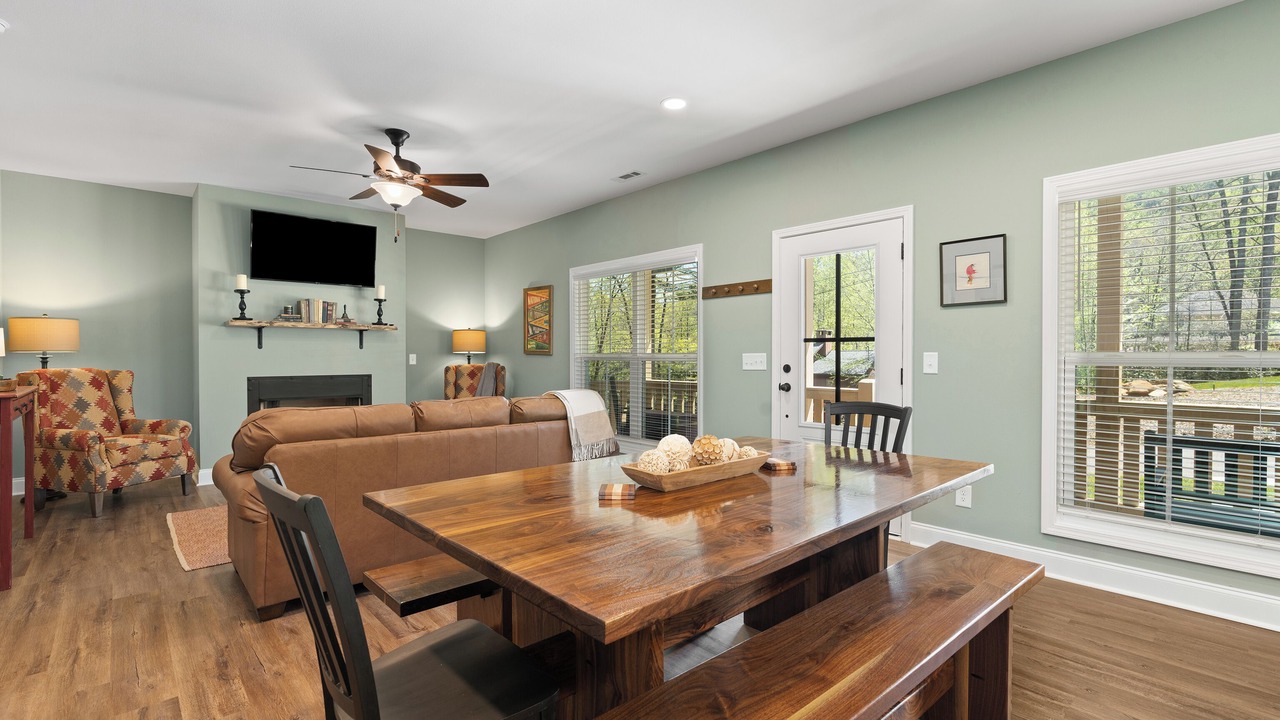 Photo of Livingroom in Maggie Valley