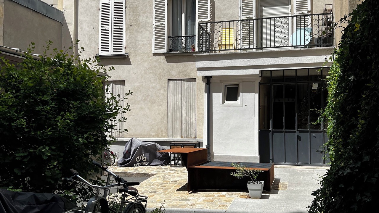 Photo of Outdoor in Republique–Point-du-Jour