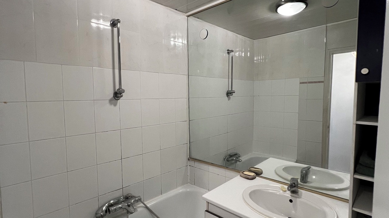 Photo of Bathroom in Republique–Point-du-Jour