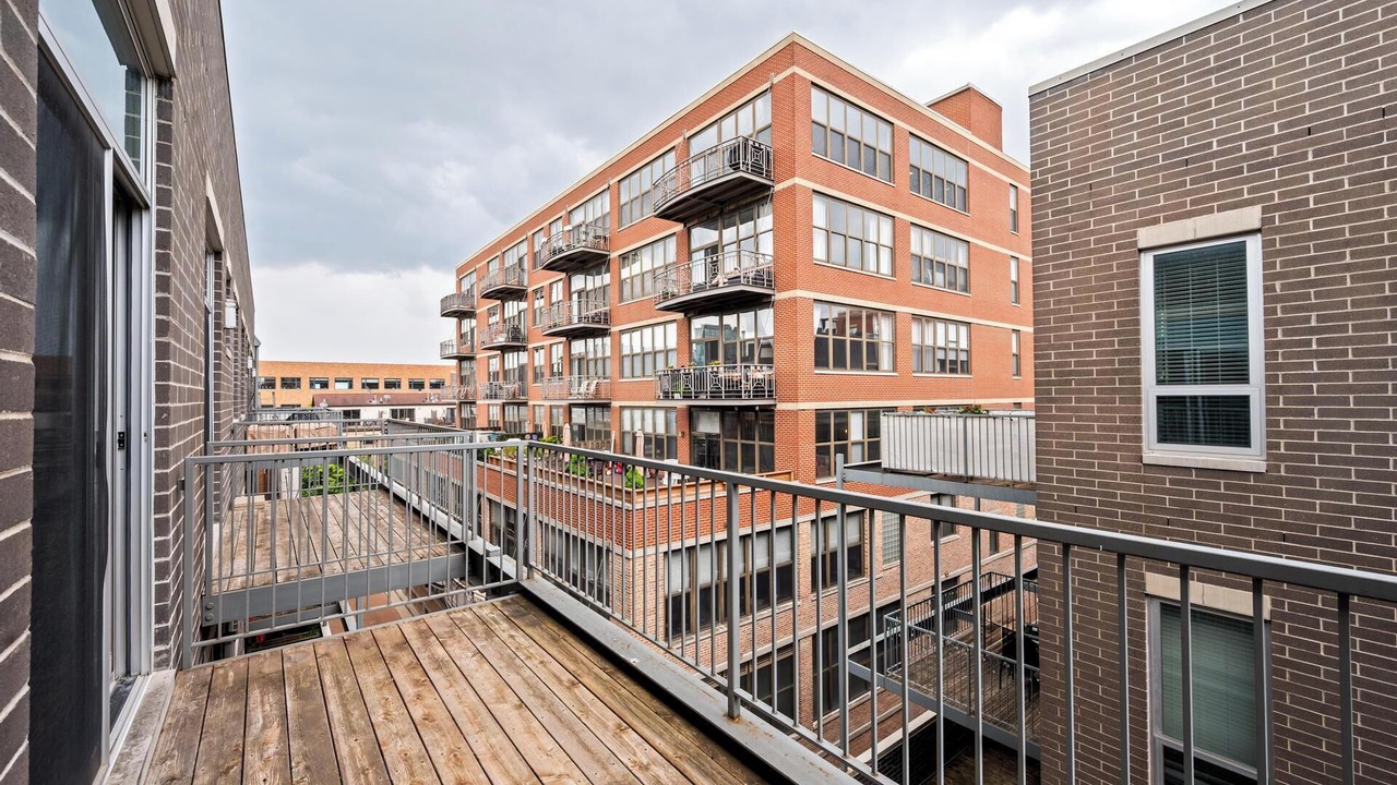 Photo of Outdoor in Near West Side