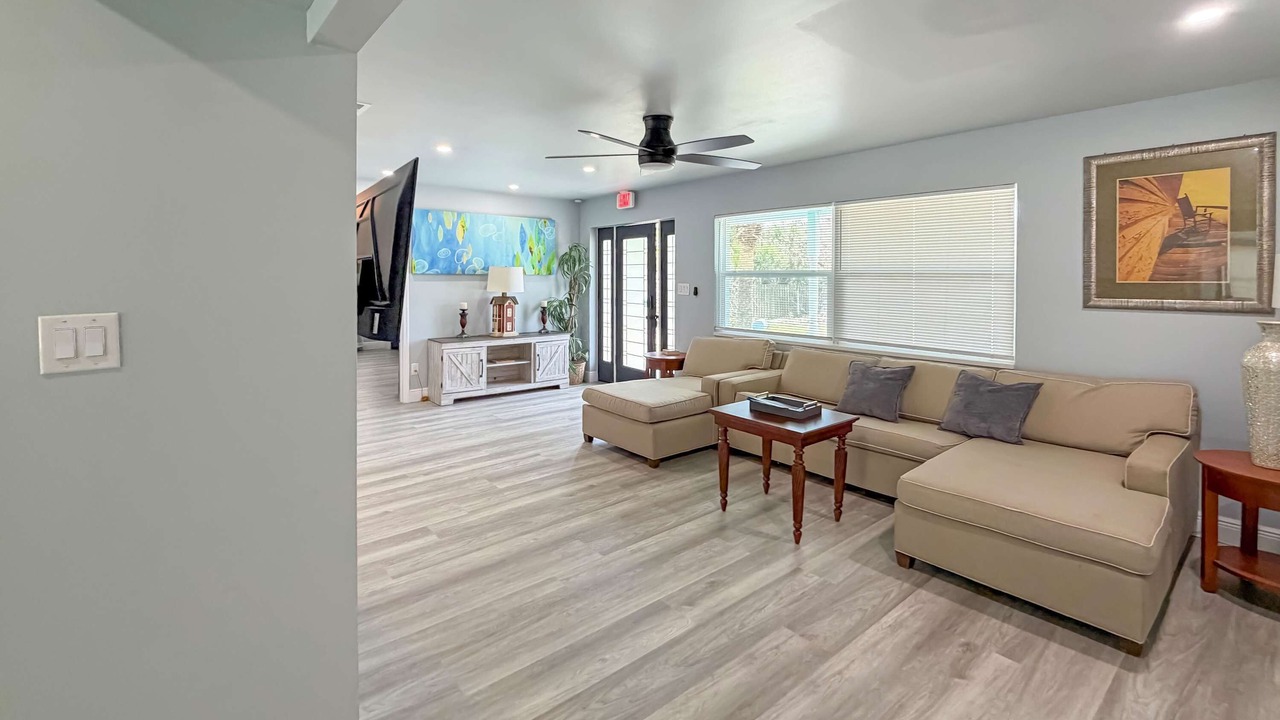 Photo of Livingroom in Floridana Beach