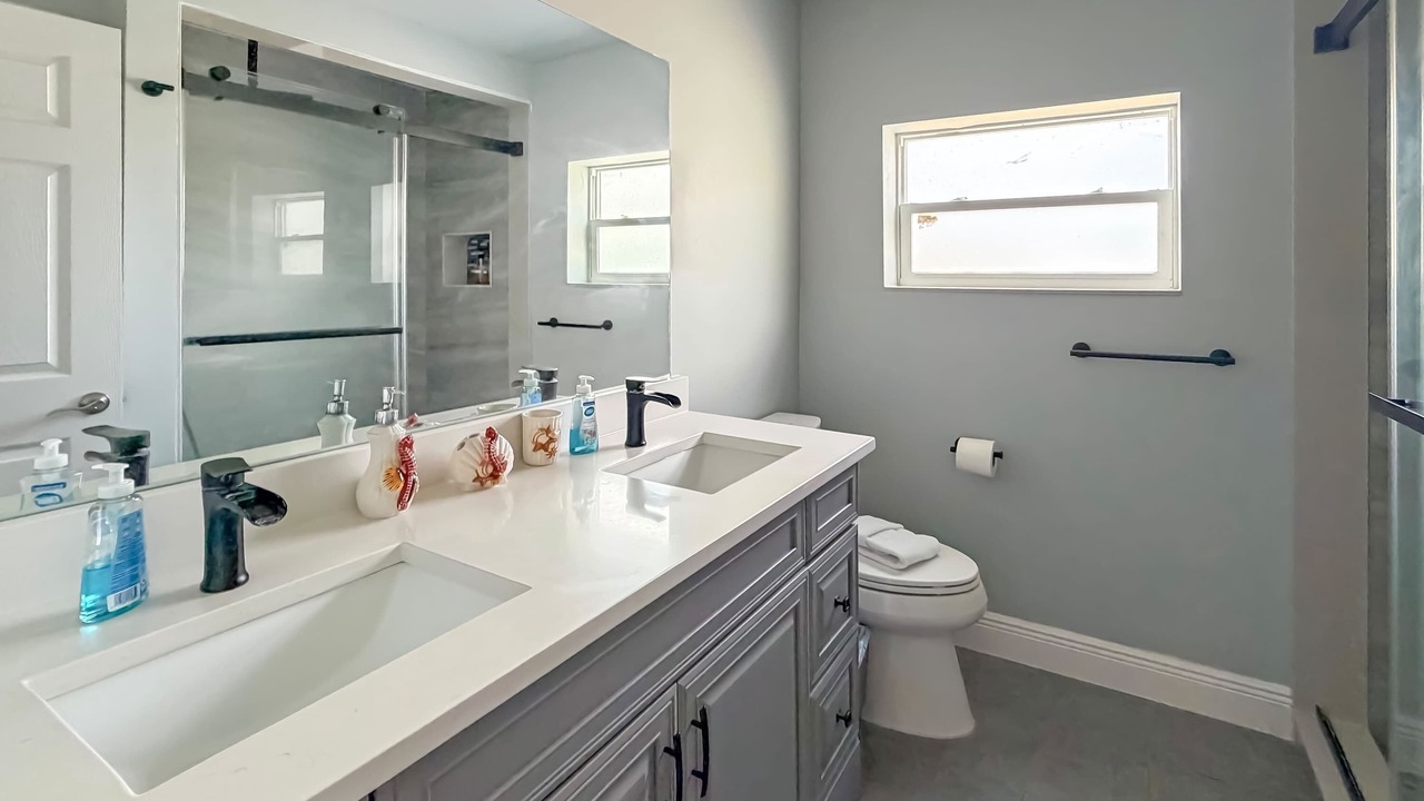Photo of Bathroom in Floridana Beach