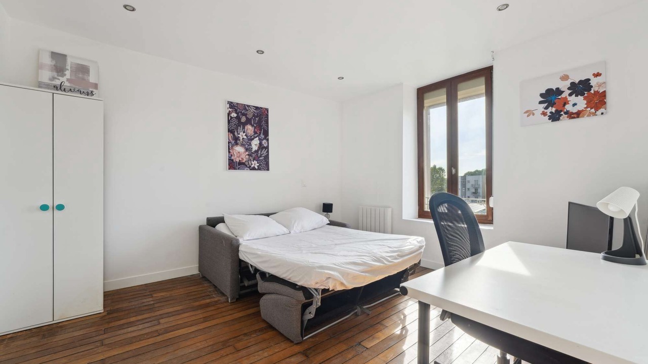 Photo of Bedroom in Charleville-Mezieres