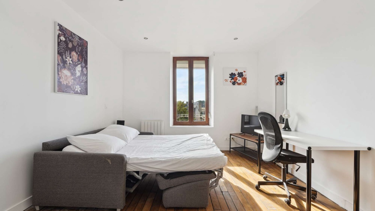 Photo of Bedroom in Charleville-Mezieres