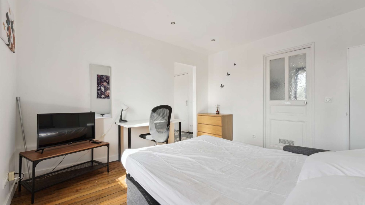 Photo of Bedroom in Charleville-Mezieres