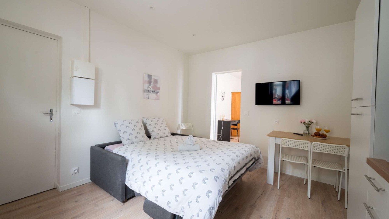 Photo of Bedroom in Charleville-Mezieres