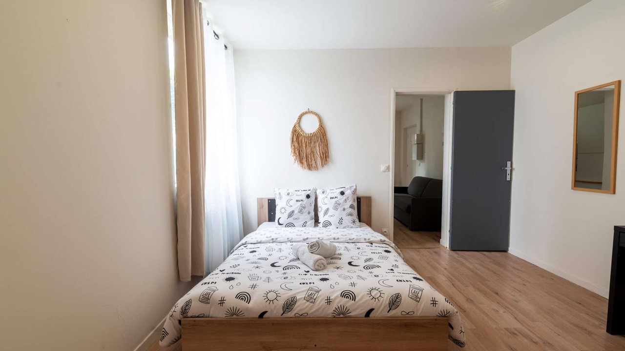 Photo of Bedroom in Charleville-Mezieres