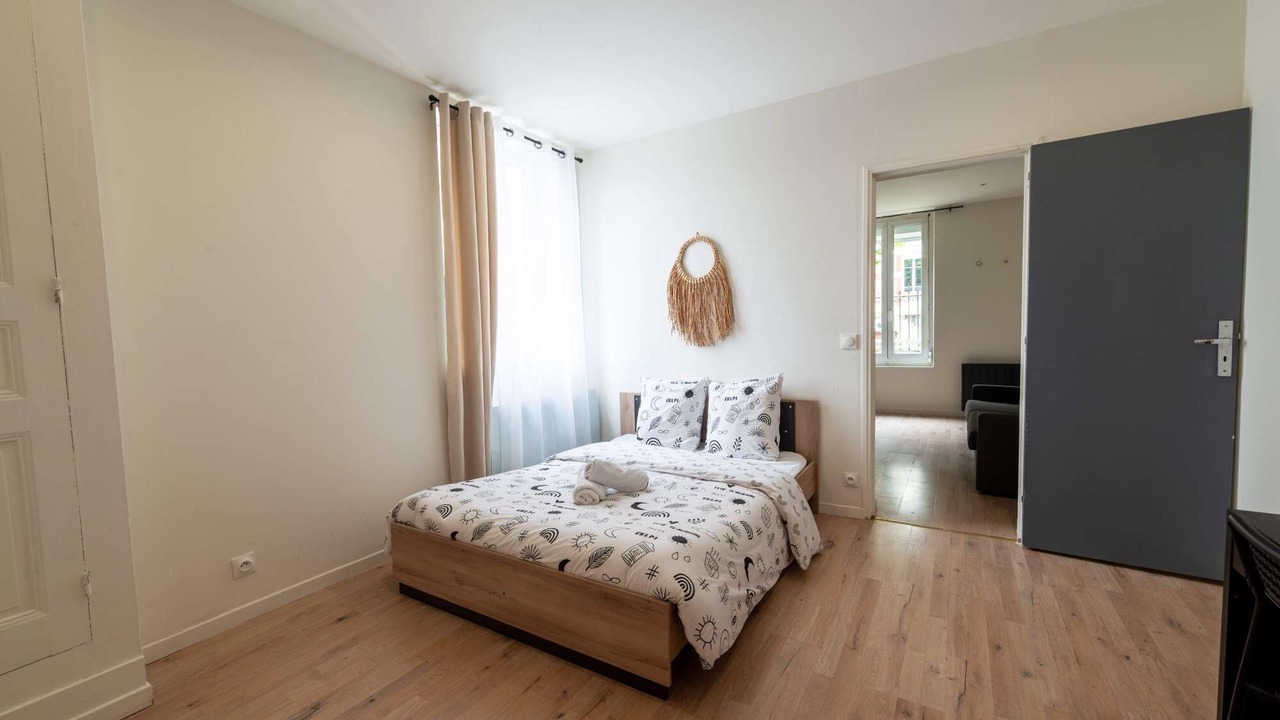 Photo of Bedroom in Charleville-Mezieres