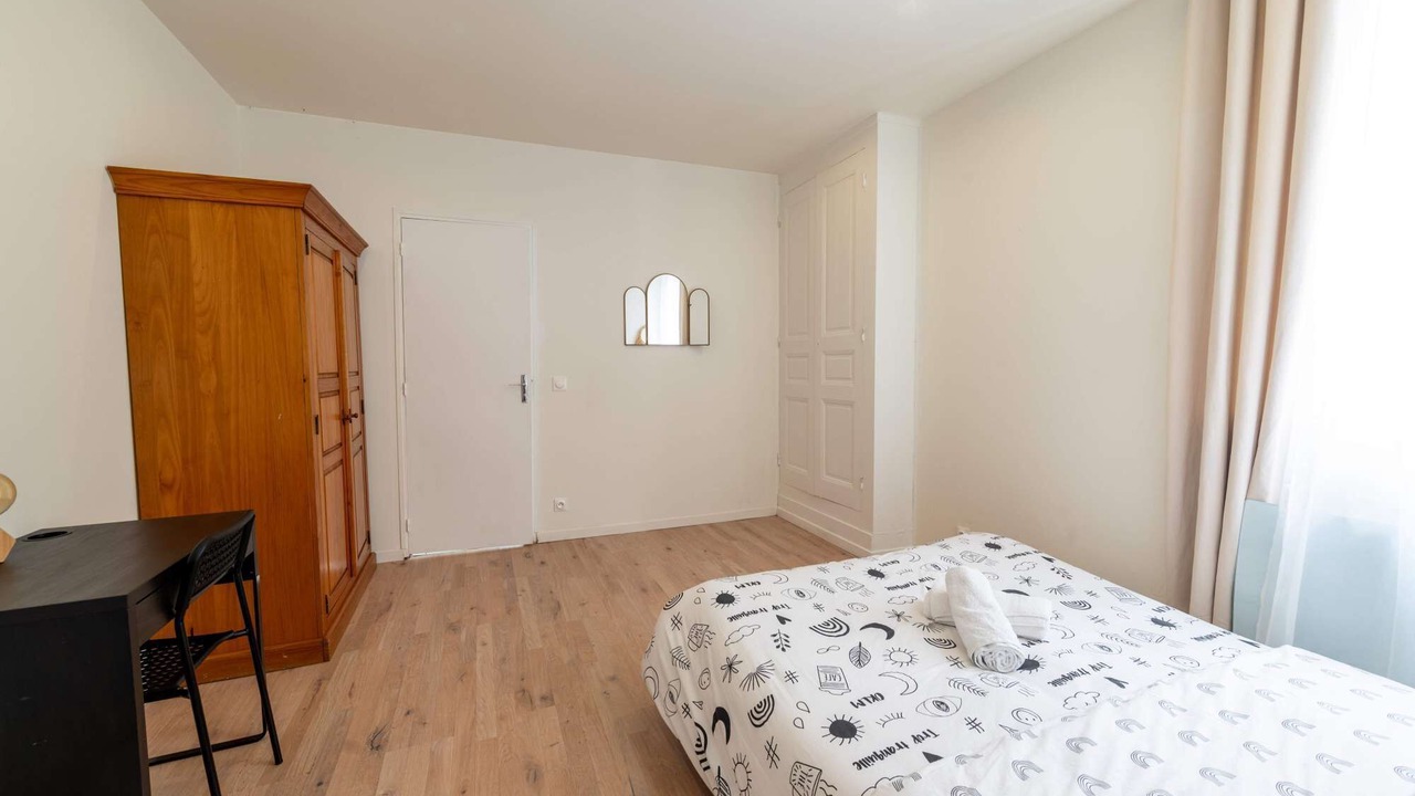 Photo of Bedroom in Charleville-Mezieres