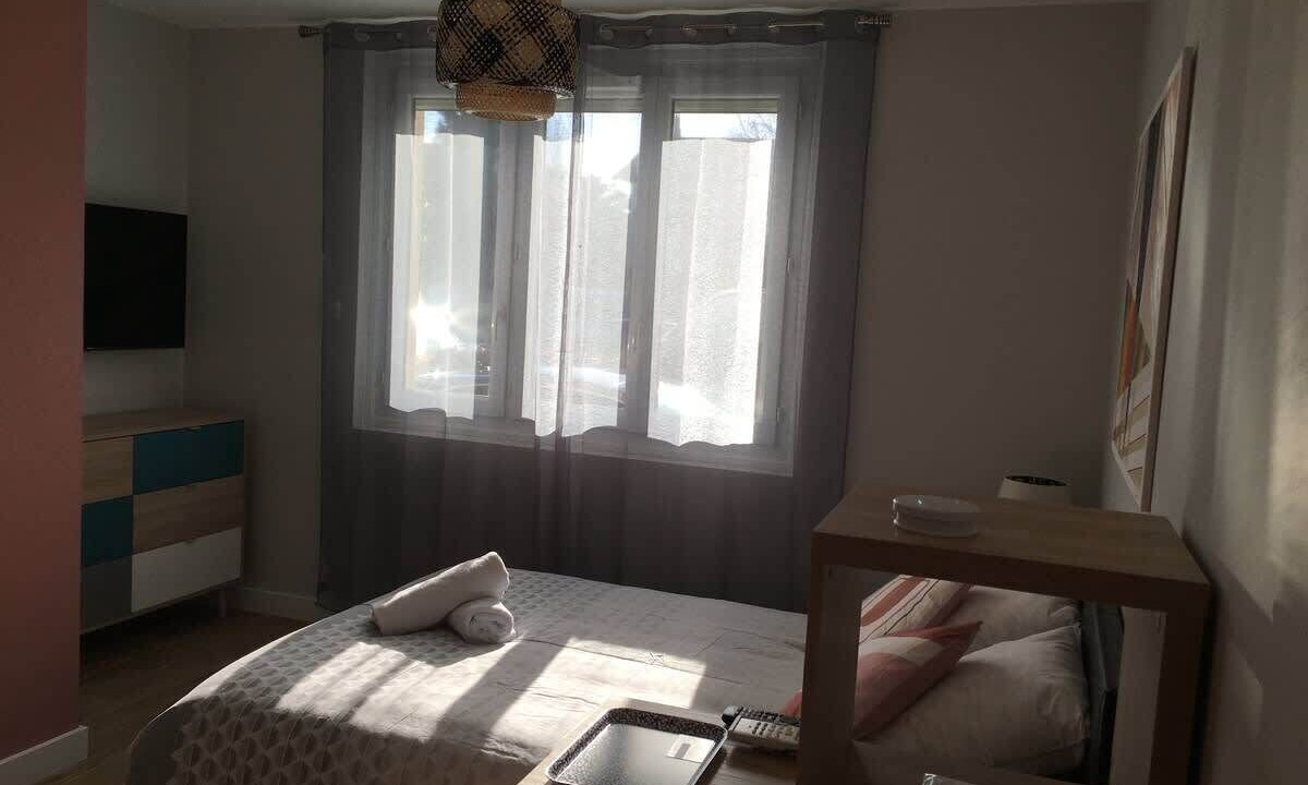 Photo of Bedroom in Arenes Romaines - Saint-Martin-du-Touch