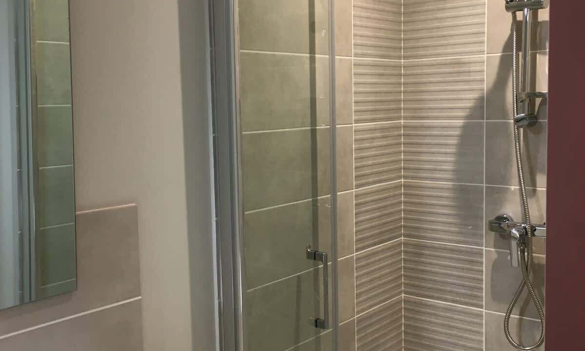 Photo of Bathroom in Arenes Romaines - Saint-Martin-du-Touch