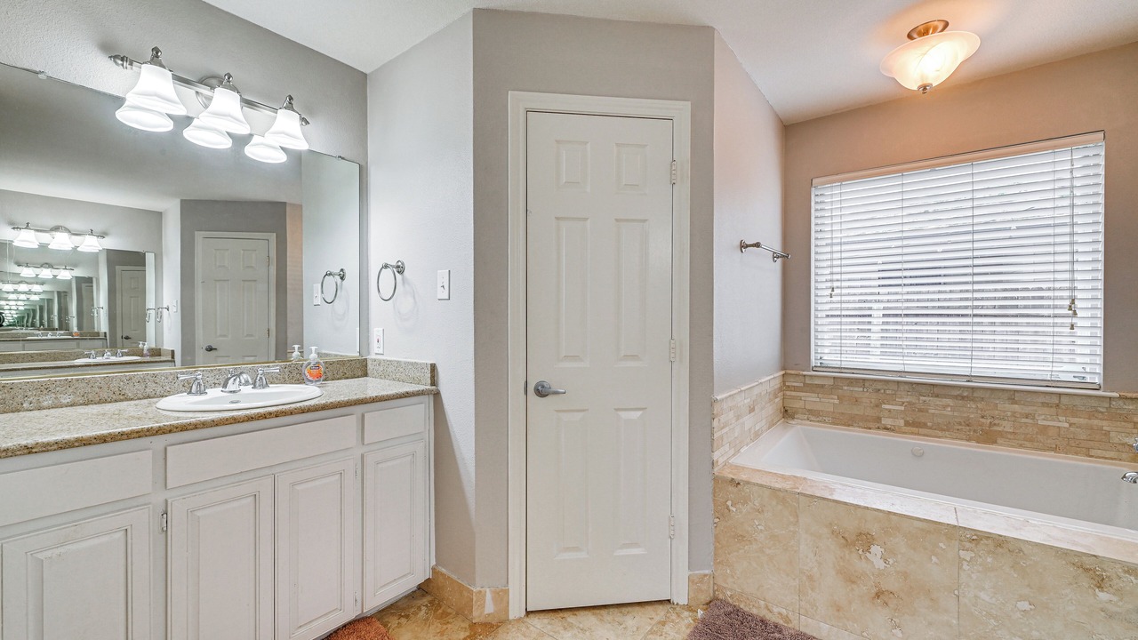Photo of Bathroom in North Central Carrollton