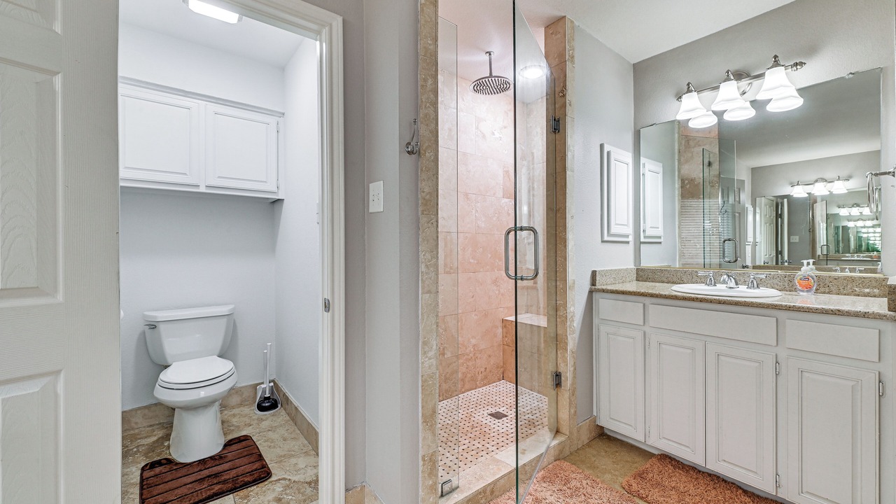 Photo of Bathroom in North Central Carrollton