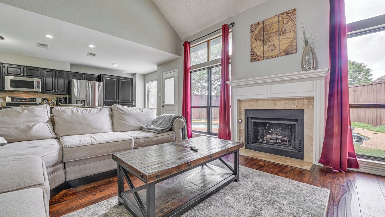 Photo of Livingroom in North Central Carrollton