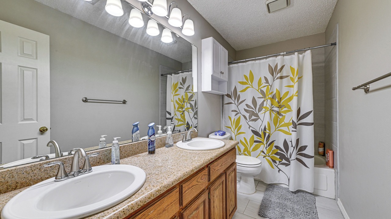 Photo of Bathroom in North Central Carrollton