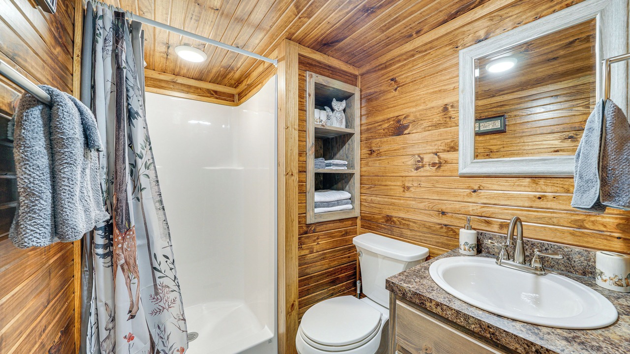 Photo of Bathroom in Broken Bow