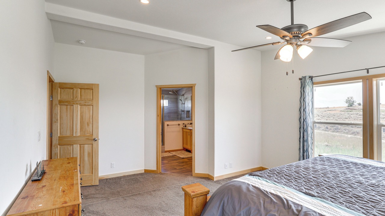 Photo of Bedroom in Lander