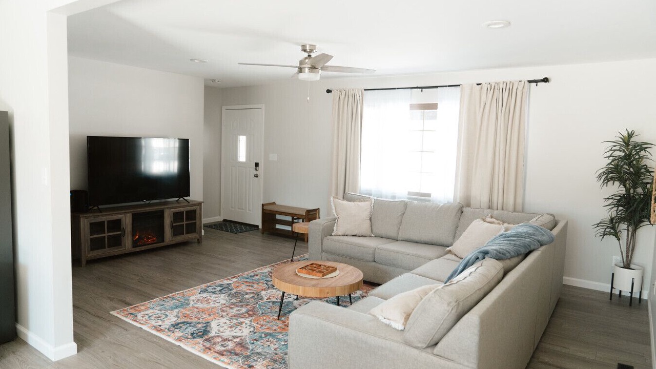 Photo of Livingroom in Lexington