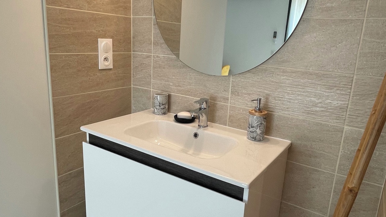 Photo of Bathroom in Laval