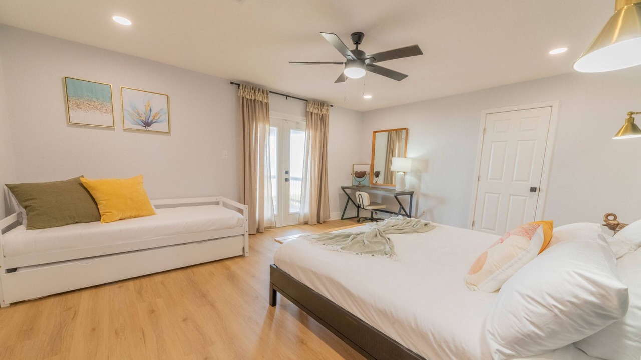 Photo of Bedroom in Surfside Beach
