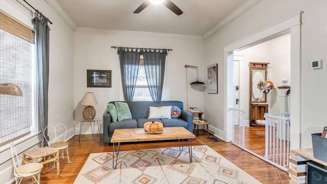 Photo of Livingroom in Guthrie