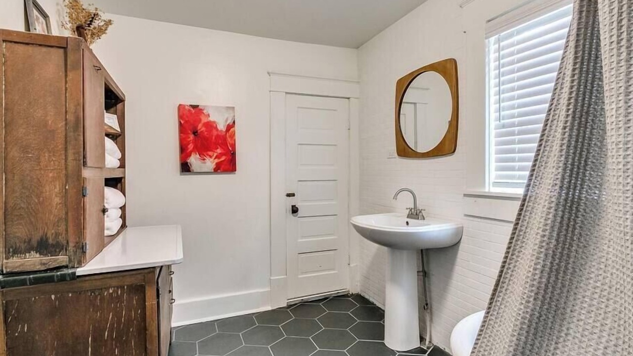 Photo of Bathroom in Guthrie