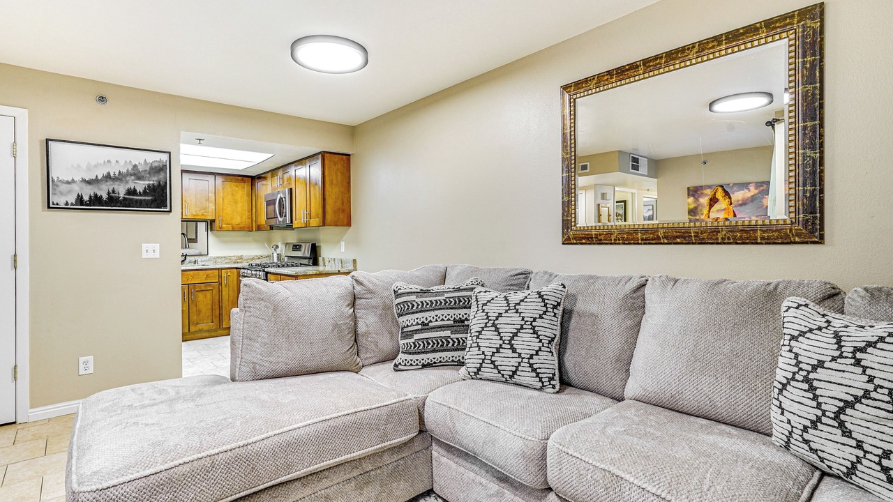 Photo of Livingroom in East Central