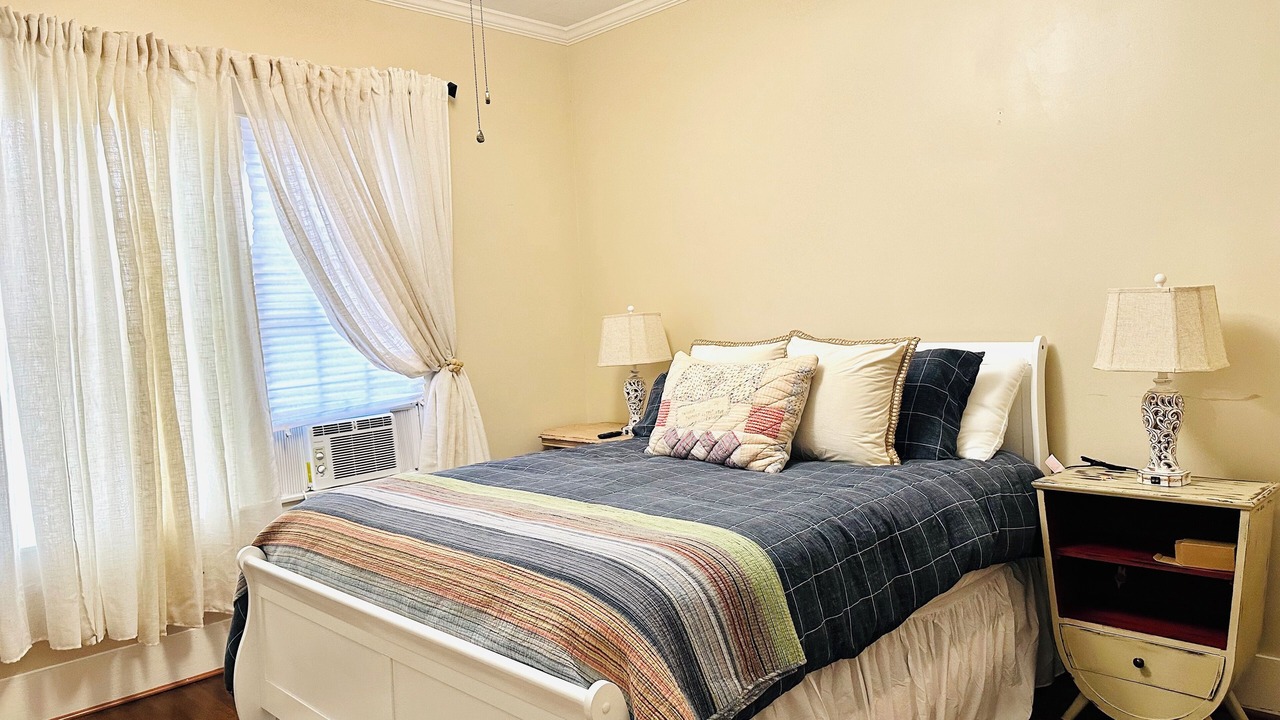 Photo of Bedroom in Sulphur