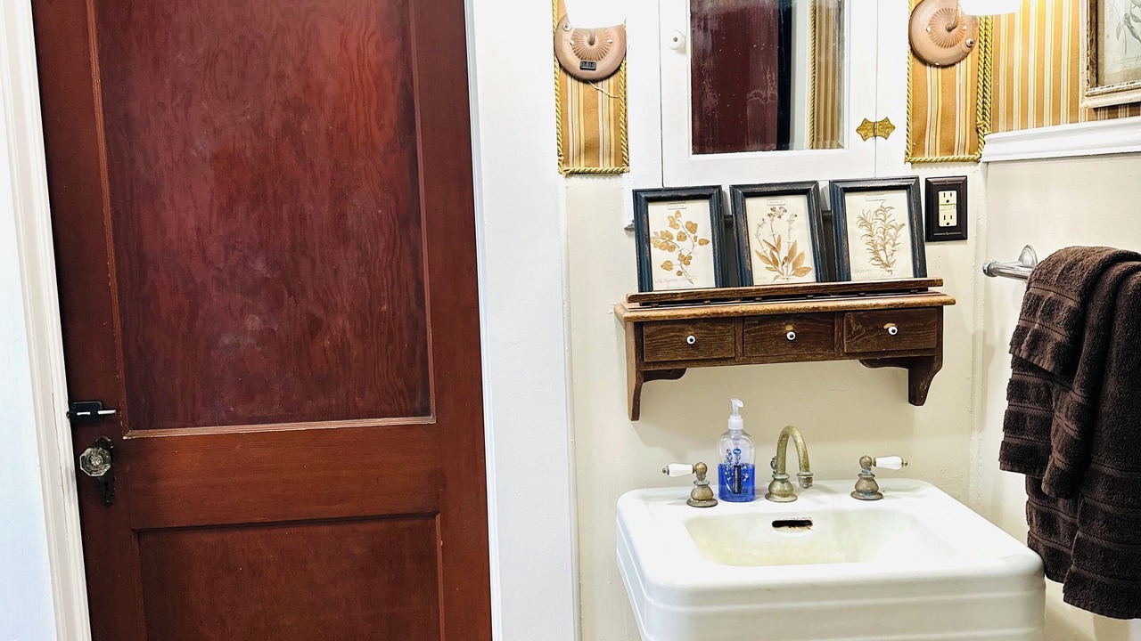 Photo of Bathroom in Sulphur