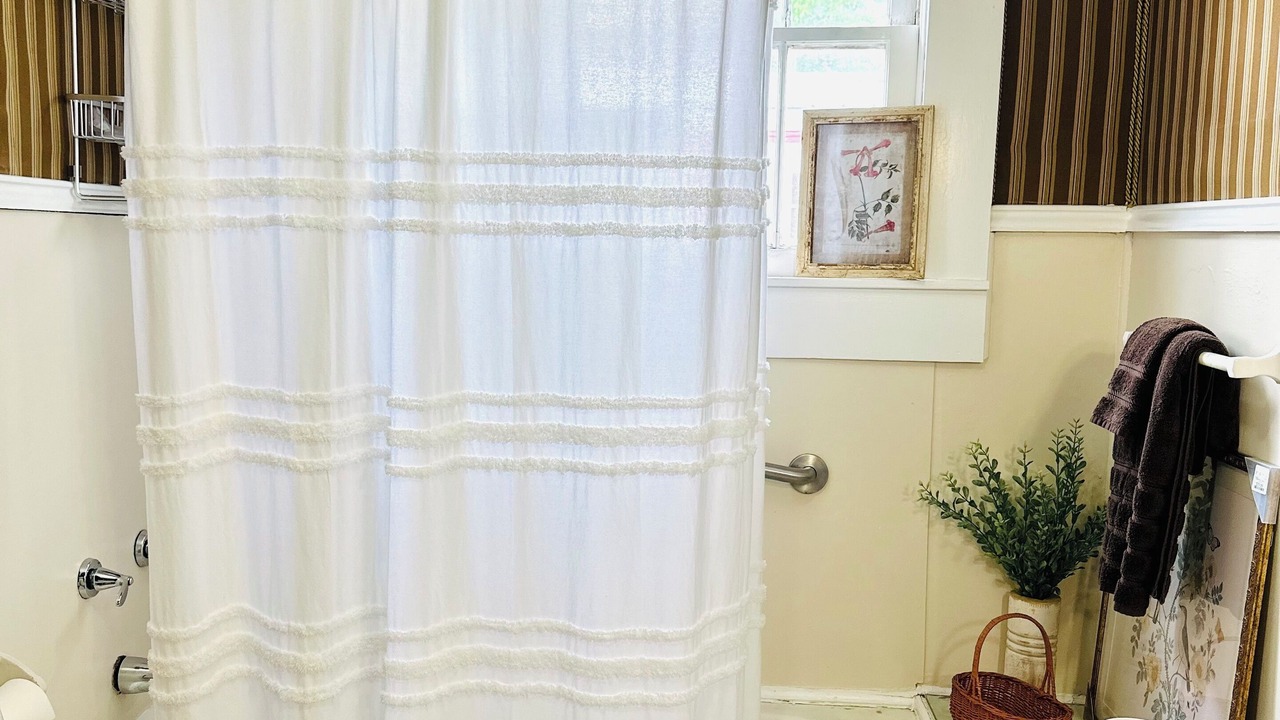 Photo of Bathroom in Sulphur