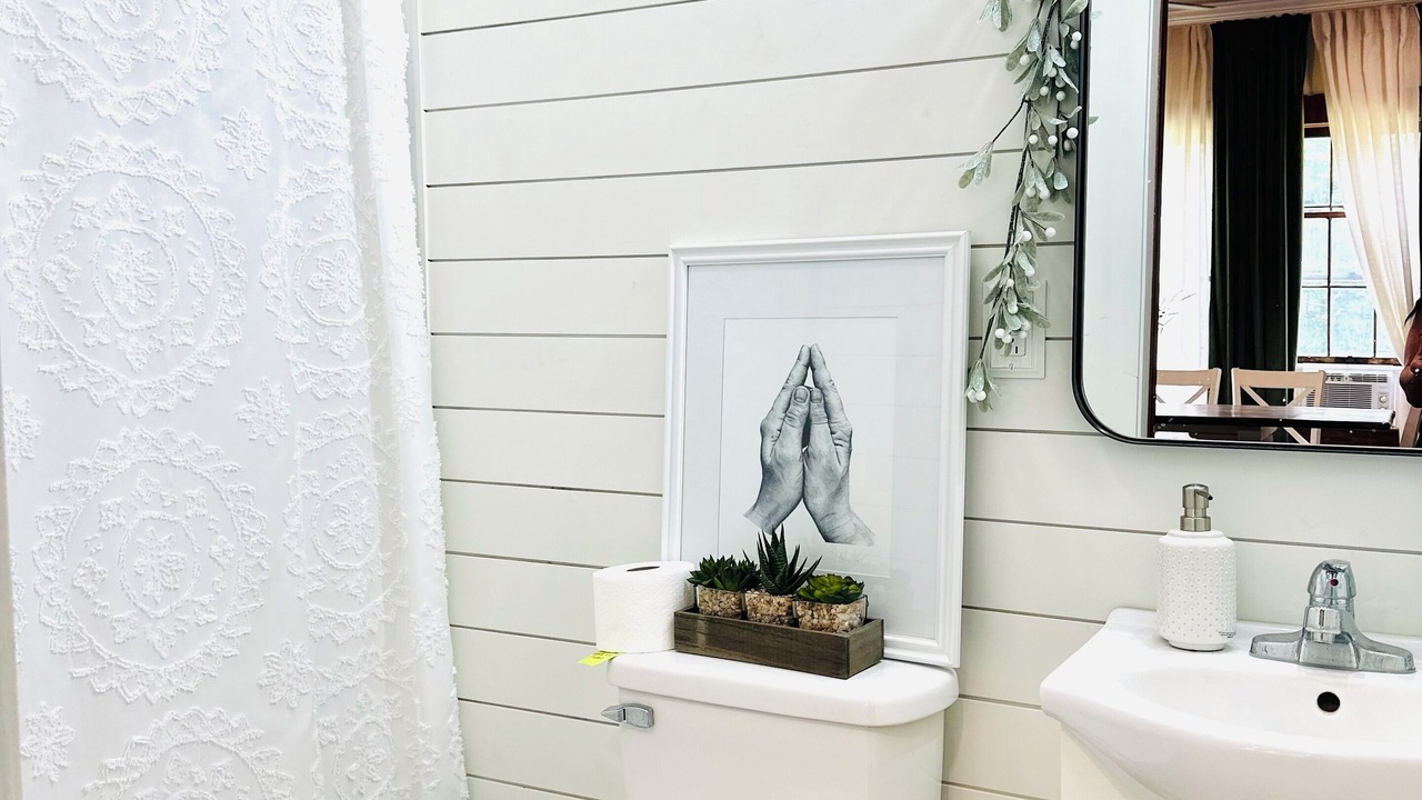 Photo of Bathroom in Sulphur