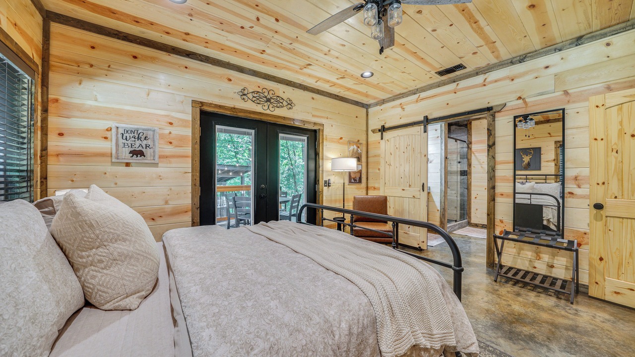 Photo of Bedroom in Broken Bow