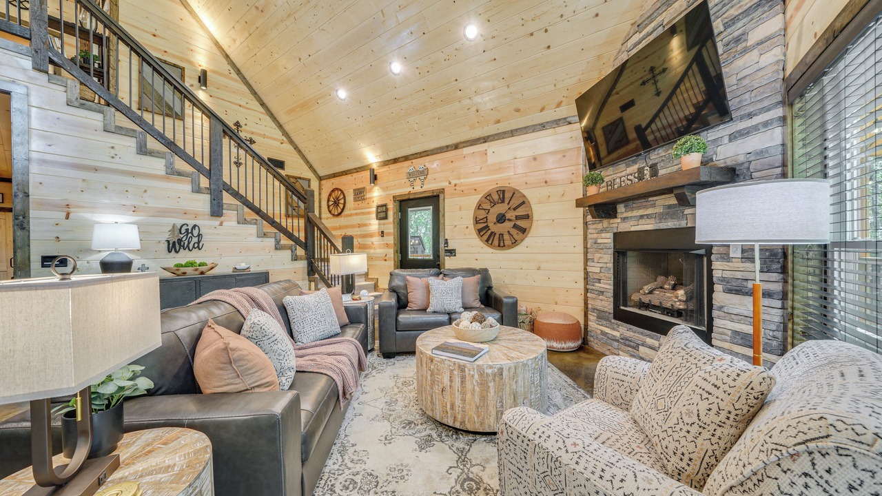 Photo of Livingroom in Broken Bow